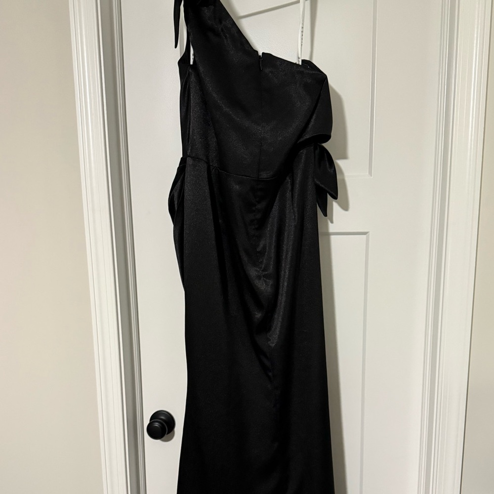 Azazie Elegant Black Gown - Picture 4 of 6